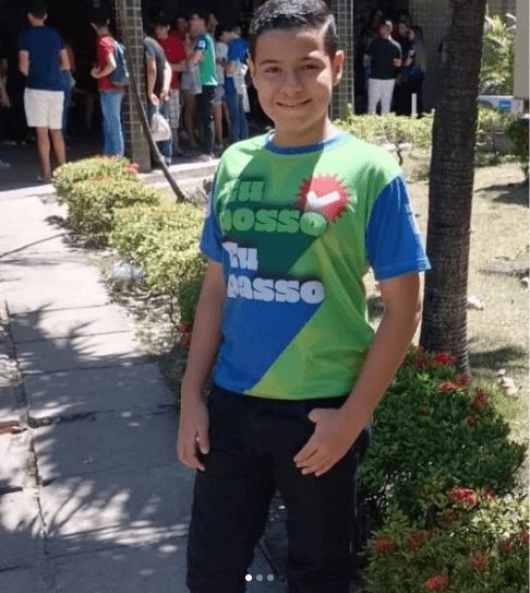 Jovem aprovado em vestibulares