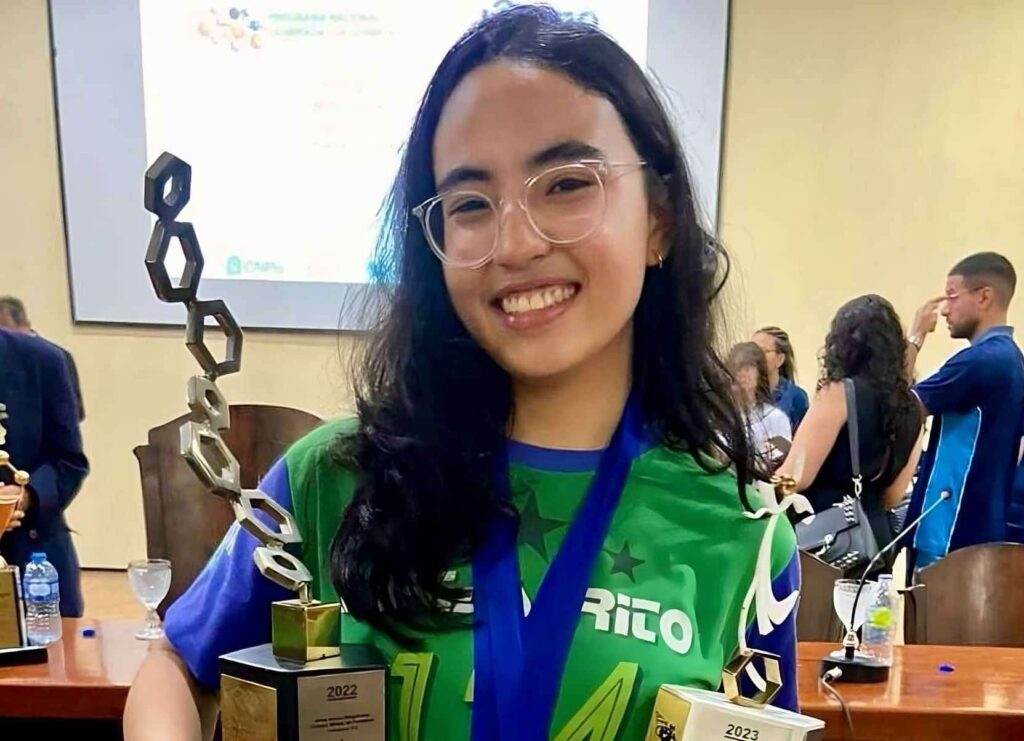 Ayumi na Olimpíada de Química. (Foto: Reprodução/Arquivo Pessoal)