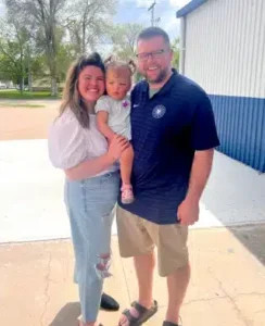 casal de enfermeiros adotam bebê