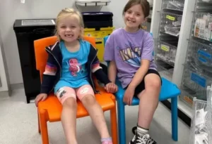 Transplante entre irmãs: menina de 2 anos salva irmã de leucemia