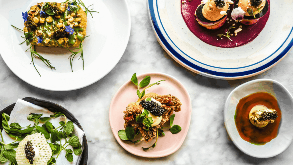 Inovação na gastronomia: Home Kitchen, em Londres, oferece alta cozinha e emprega pessoas em situação de risco.