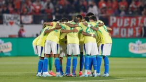 Seleção brasileira volta a vencer nas eliminatórias ao derrotar o Chile de virada pelo placar de 2 a 1