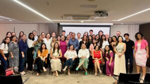 Participantes do programa de mentoria da Fundação Beto Studart durante encontro no BS Design em Fortaleza