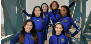 Katy Perry e equipe feminina da Blue Origin antes da missão espacial histórica