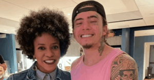 Advogada de imigração ao lado do humorista Whindersson Nunes