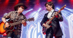 Chitãozinho & Xororó se apresentam ao vivo, homenageados no Prêmio da Música Brasileira