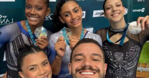 Atletas brasileiras exibem medalhas na Copa do Mundo de Ginástica Artística