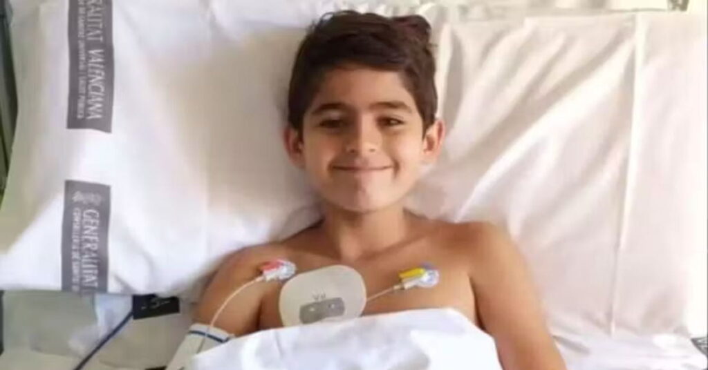 Menino ouviu a voz de Deus e sorri após se recuperar