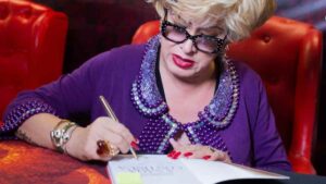 Nany People celebra 50 anos de carreira com sessão de autógrafos