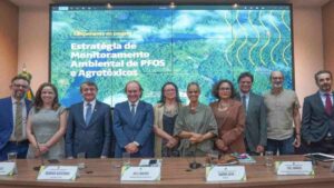 Controle da Poluição por Agrotóxicos no Brasil: Estratégias, Desafios e Monitoramento Ambiental