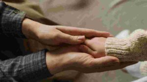 Como falar sobre morte com crianças de forma sensível e empática, respeitando suas emoções e promovendo segurança emocional.