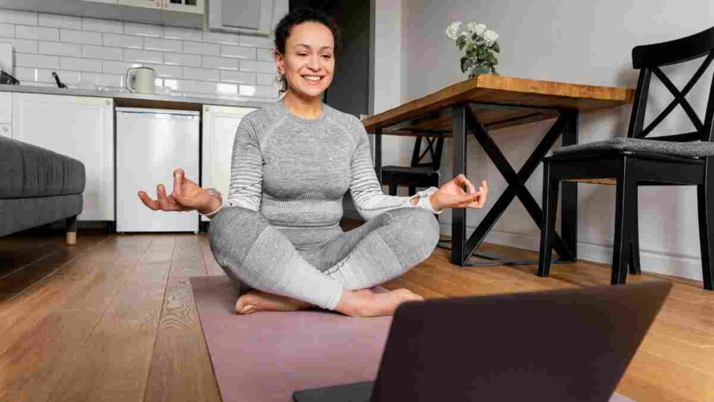 Yoga em Casa: Como Criar uma Rotina de Forma Eficiente