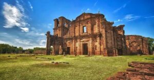 turismo nas Missões do RS — ruínas de São Miguel das Missões, patrimônio histórico e cultural do Brasil.