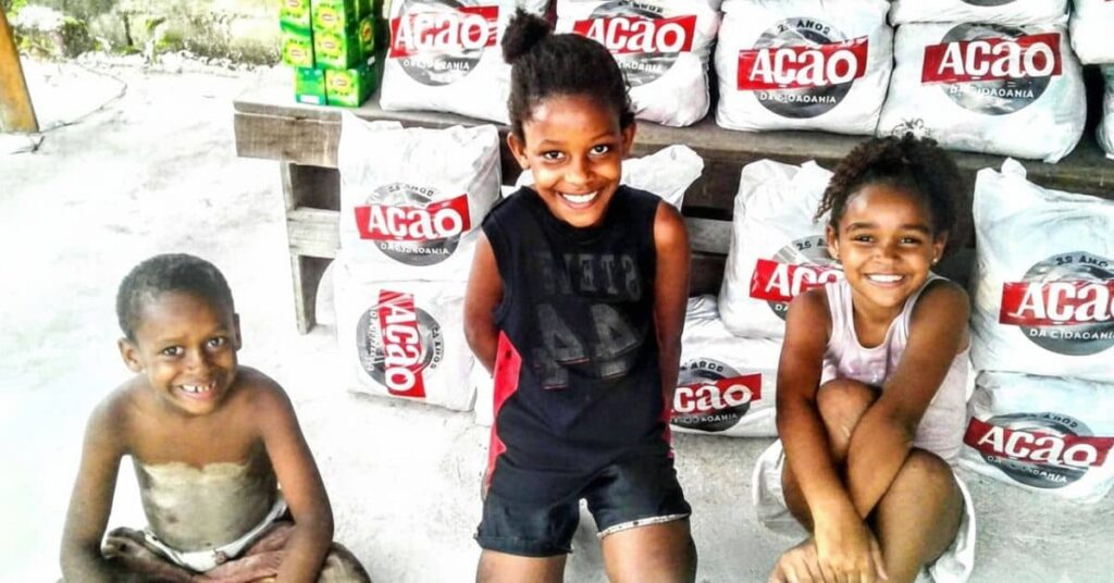 Natal Sem Fome 2025 leva alimentos a crianças atendidas pela Ação da Cidadania