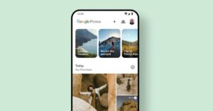 fotos antigas e perdidas organizadas na interface do Google Fotos em smartphone