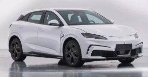 Modelo elétrico da BYD representando o mercado carros elétricos em expansão no Brasil