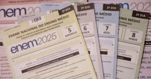 Cadernos de prova do Enem associados aos resultados do Enem 2025