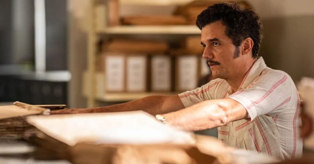 Wagner Moura em cena do filme O Agente Secreto, destaque entre os concorrentes de Wagner Moura no Globo de Ouro