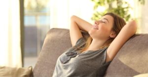 dicas para refrescar a casa com ventilação natural e ambiente iluminado