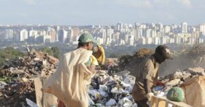 Gestão de resíduos em área urbana com coleta de materiais recicláveis em lixão a céu aberto