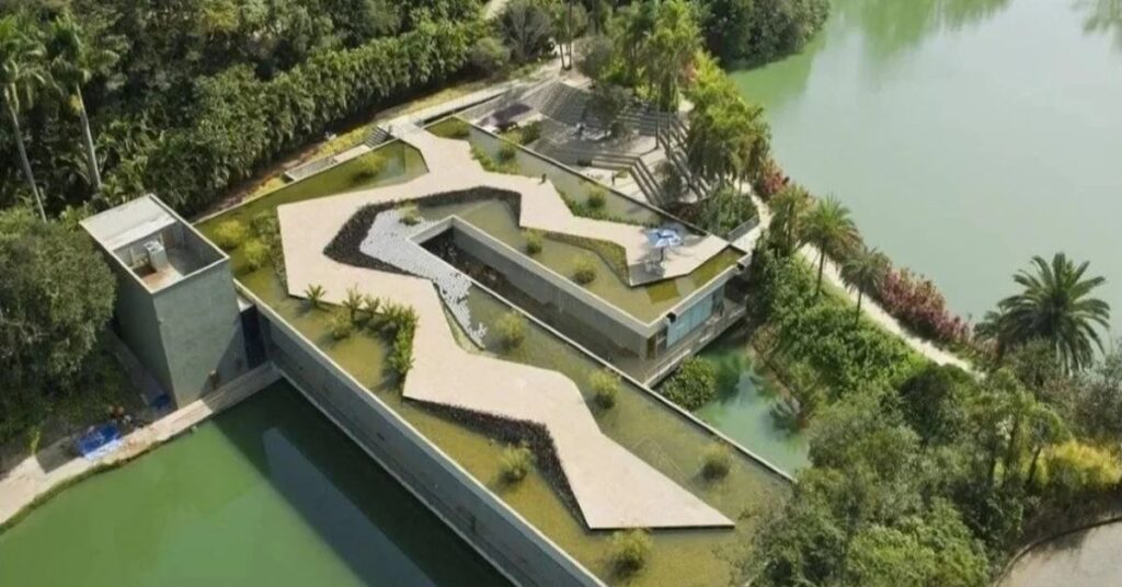 Museu a céu aberto Inhotim em Minas Gerais