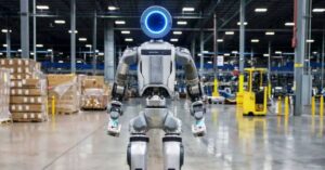 robôs humanoides na indústria operando em fábrica automatizada da Hyundai