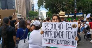 Justiça pelo cão Orelha em protesto na Avenida Paulista.