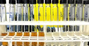 Experimento de combustível de pão velho em laboratório da Universidade de Edimburgo