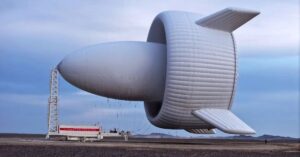 Dirigível S2000 usado na energia eólica na China durante teste a 2 mil metros