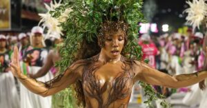 Grupo Especial inicia desfiles na Marquês de Sapucaí com campeãs históricas